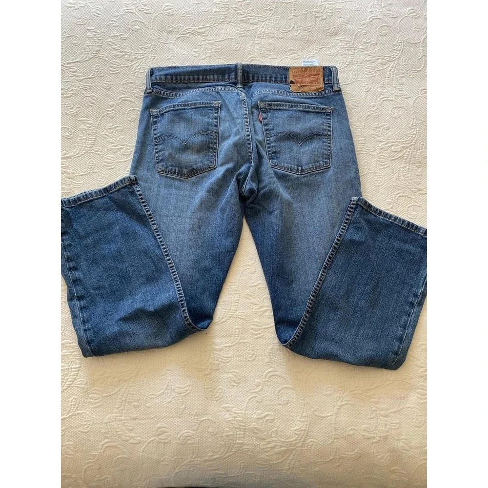 Levi Men's Classic Straight Leg Blue Denim Jeans Tag 36 x 30 Measures 29